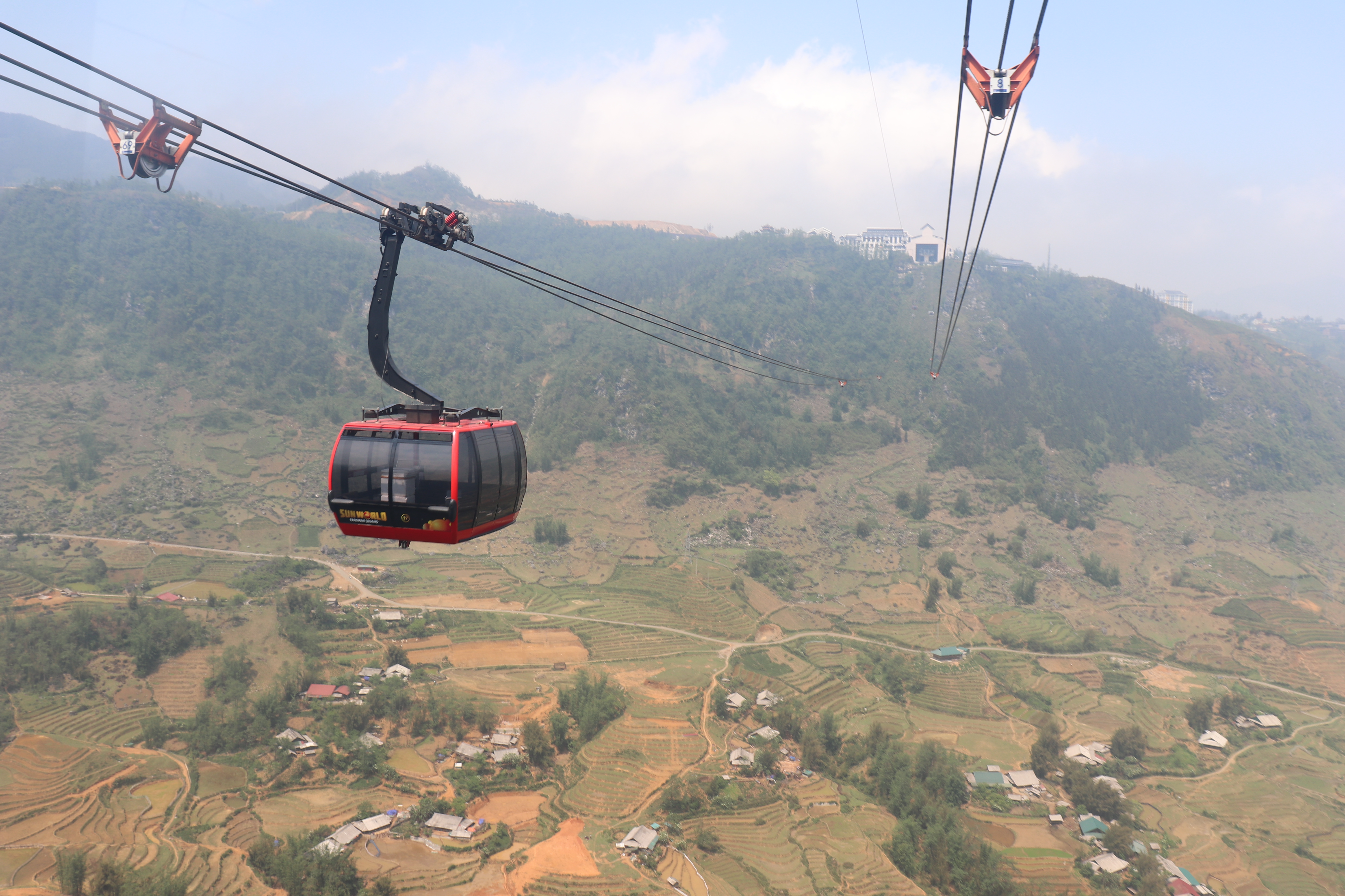 Read more about the article How To Visit Vietnam’s Highest Mountain In An Afternoon
